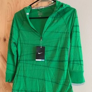 BNWT Nike 3/4 sleeve hooded shirt
